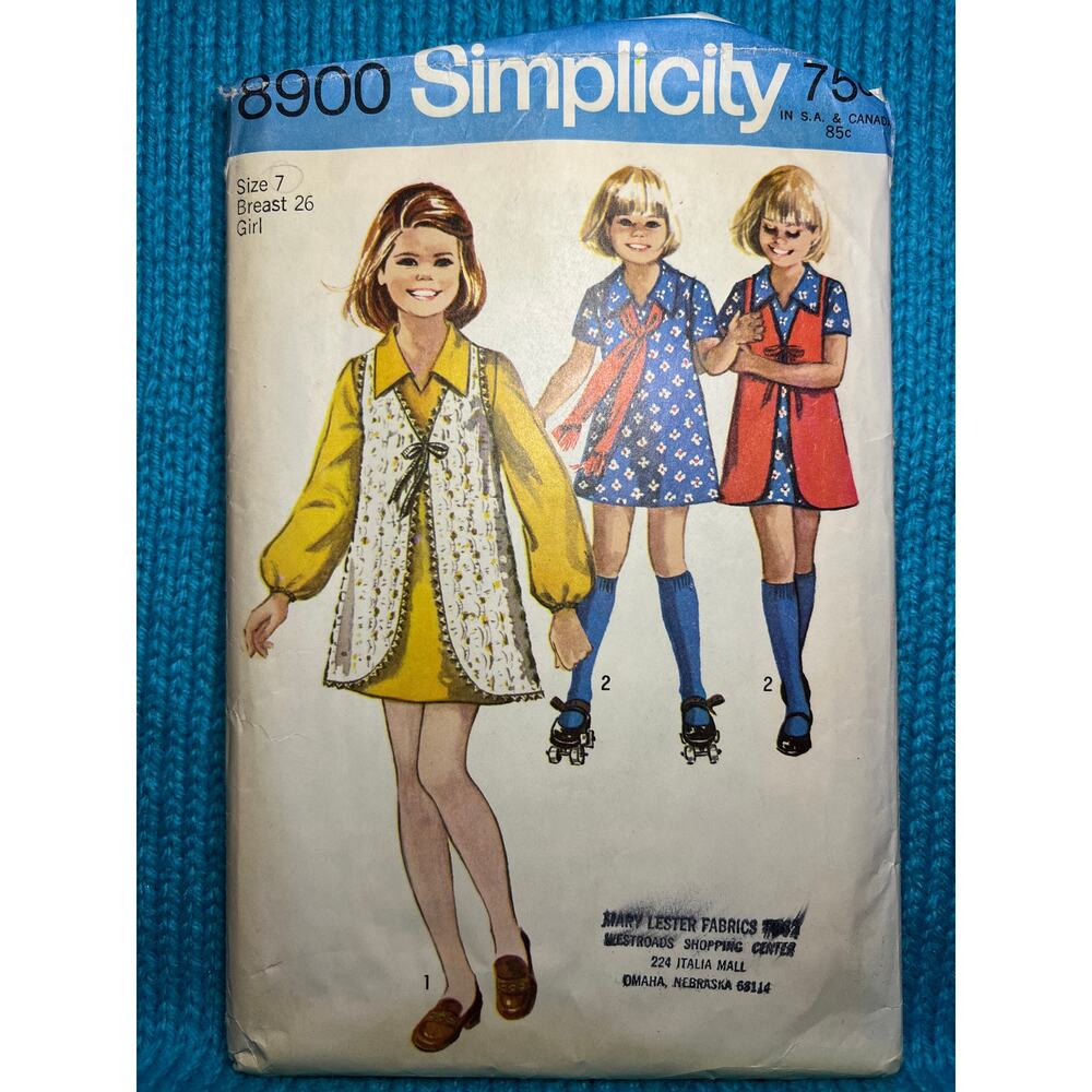 Simplicity 8900 Sewing pattern Girls A line dress vest 1960s size 7